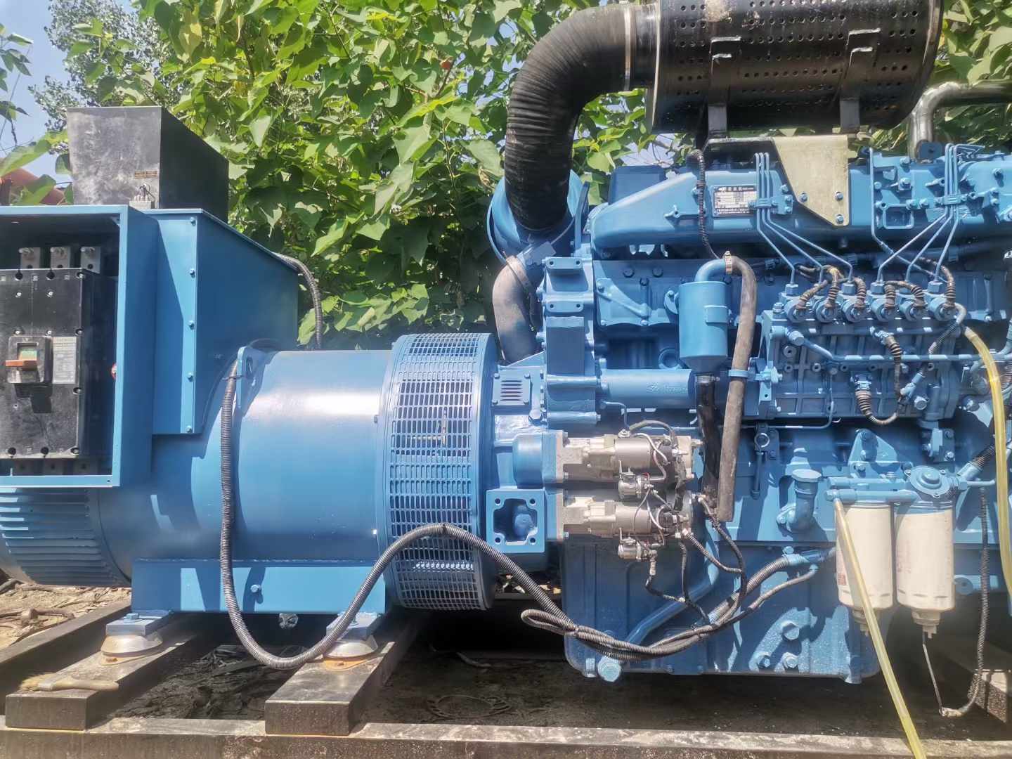播州详细说明降低 800kW 柴油发电机输出电流波动的方法