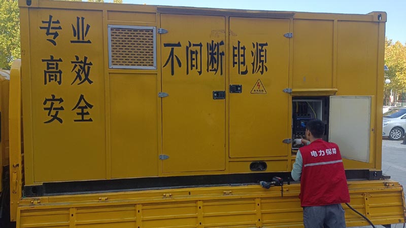 播州柴油发电机组和UPS电源配合使用时，如何避免切换过程中的电力中断？